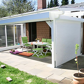Porta avvolgibile con profili di ventilazione