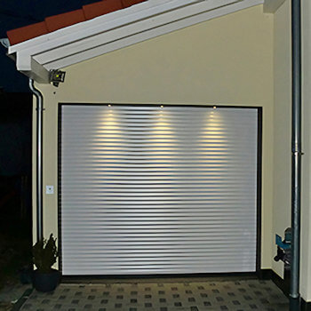 Porta avvolgibile colorata progettata con configuratore